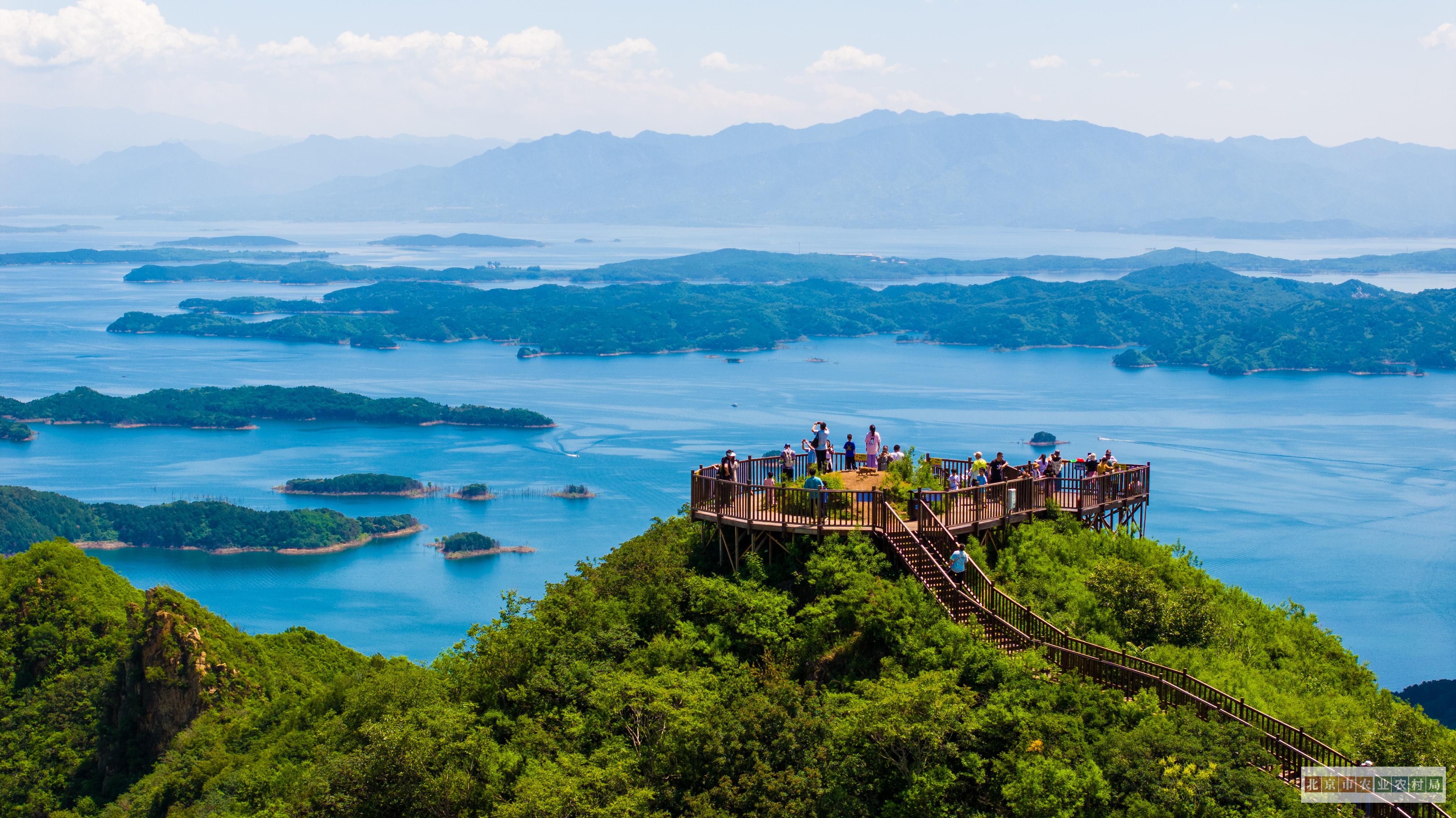 一湖烟波收眼底