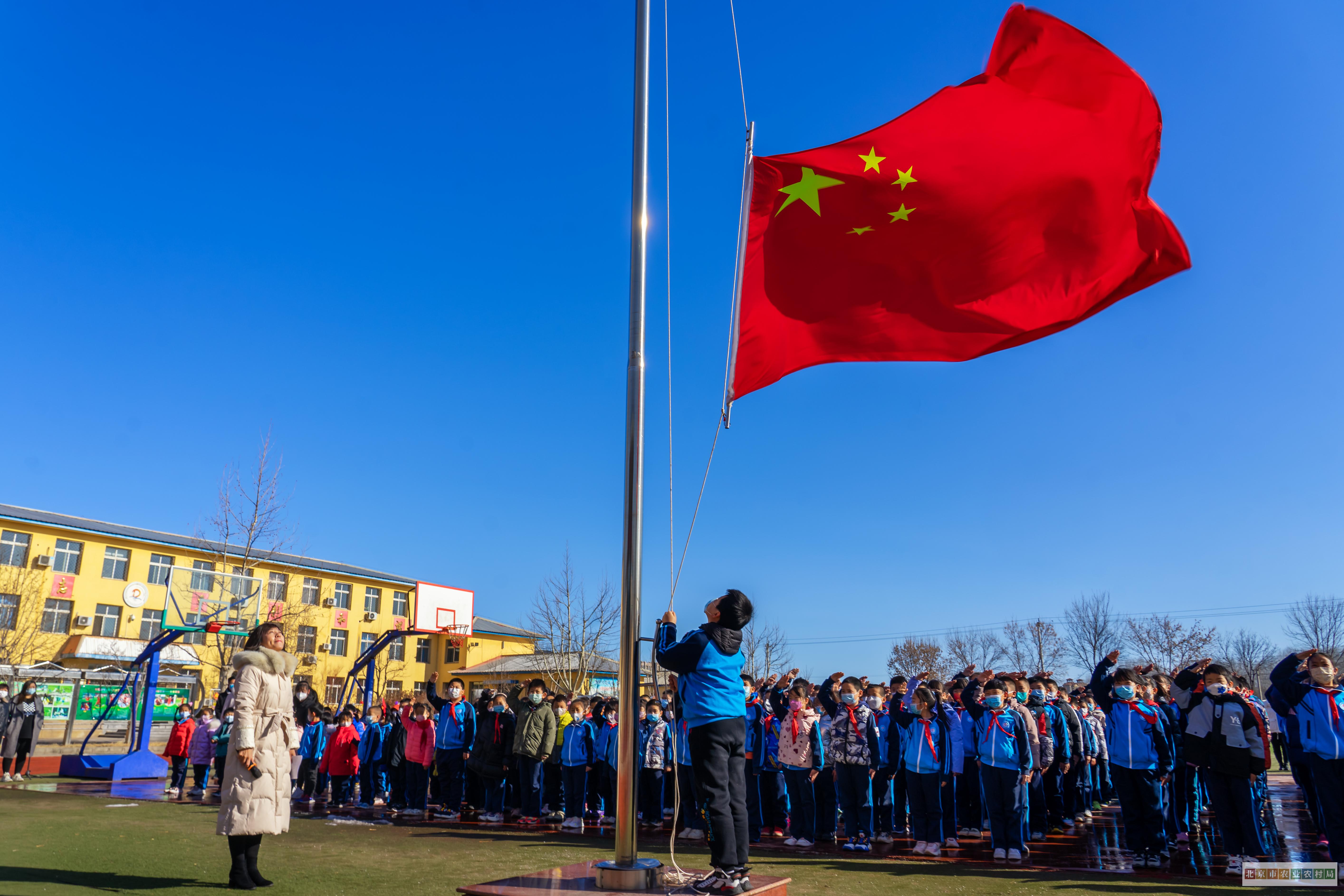 91王东宝 升旗